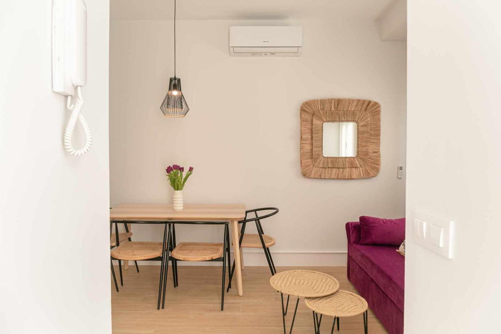 Isg Cuna Aparthotel Seville